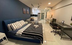 Summer Suites Klcc By Whollmark
